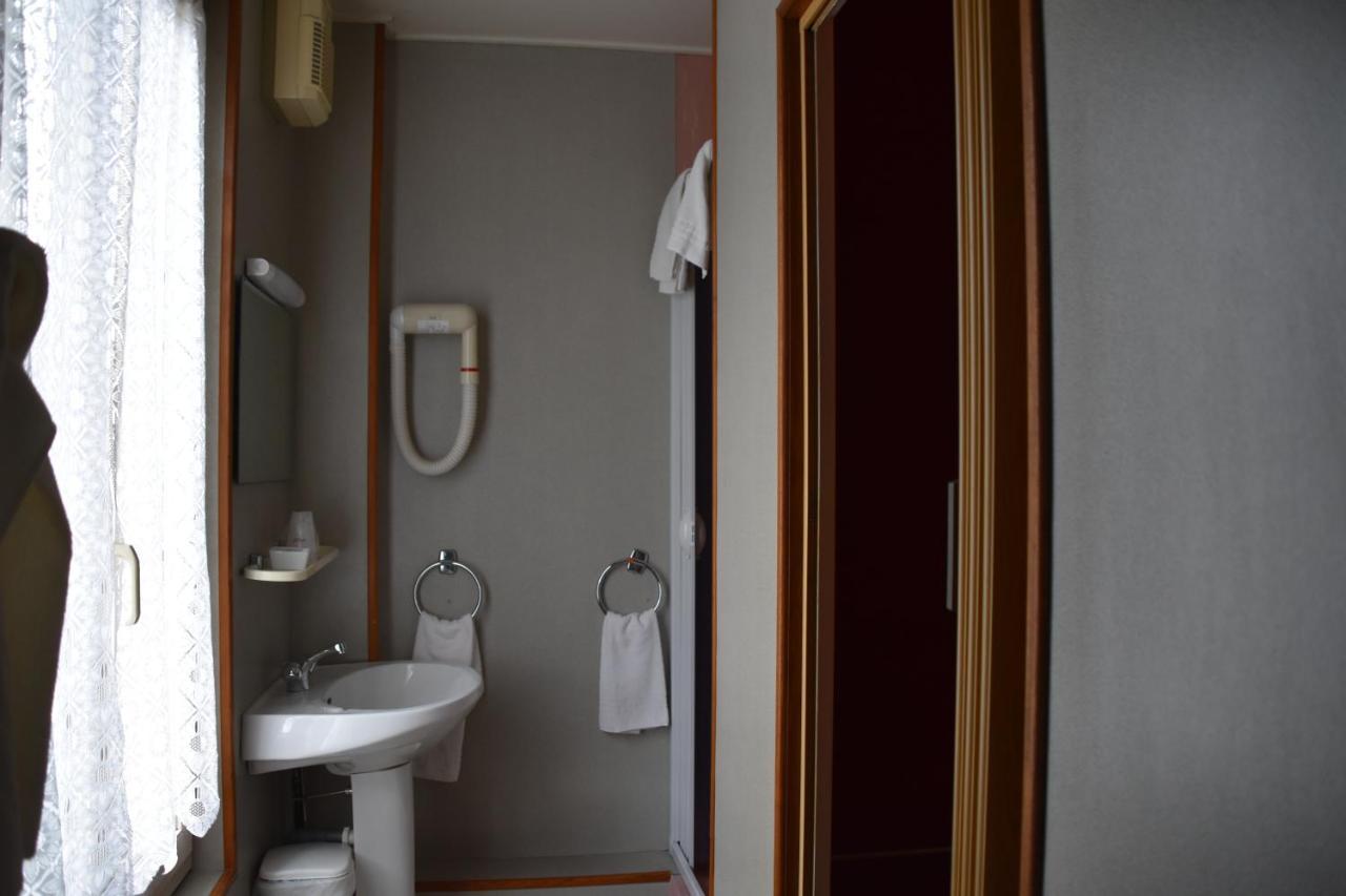 Le Rider Hotel บอร์-เลส์-ออร์ก ภายนอก รูปภาพ